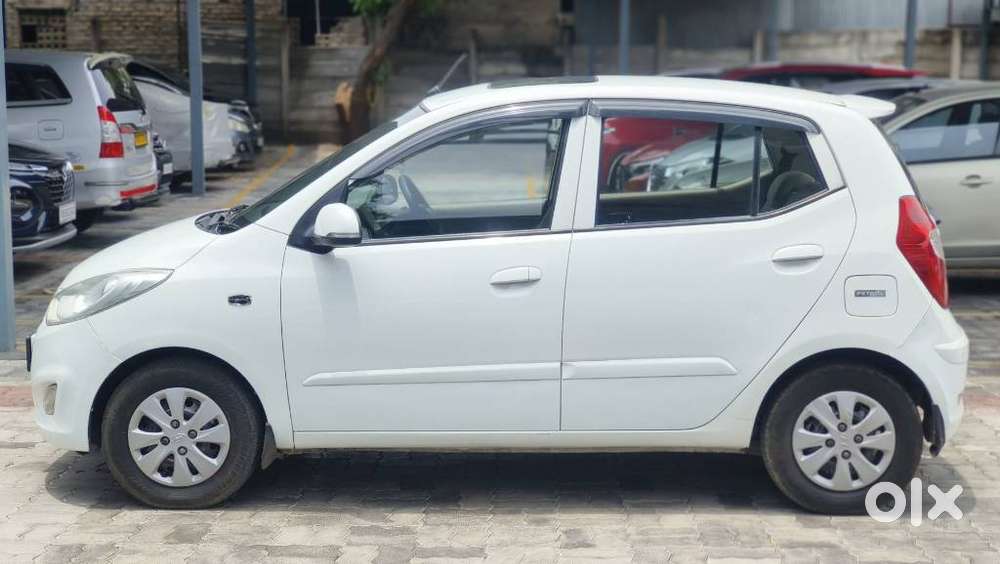 Hyundai I10 Asta Sunroof At, 2012, Petrol
