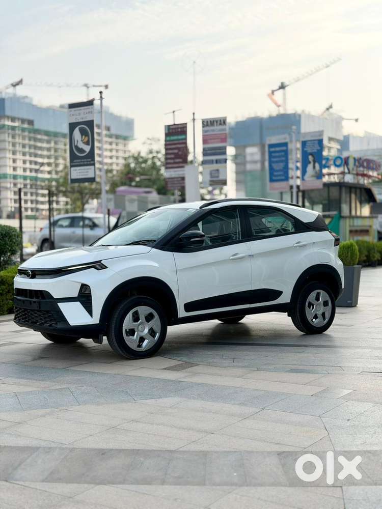 Tata Nexon Pure Plus (s) Petrol Amt, 2026, Petrol