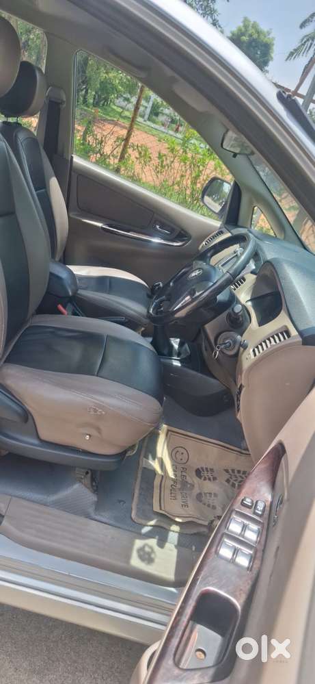 Toyota Innova 2.5 Vx (diesel) 7 Seater Bs Iv, 2015, Diesel