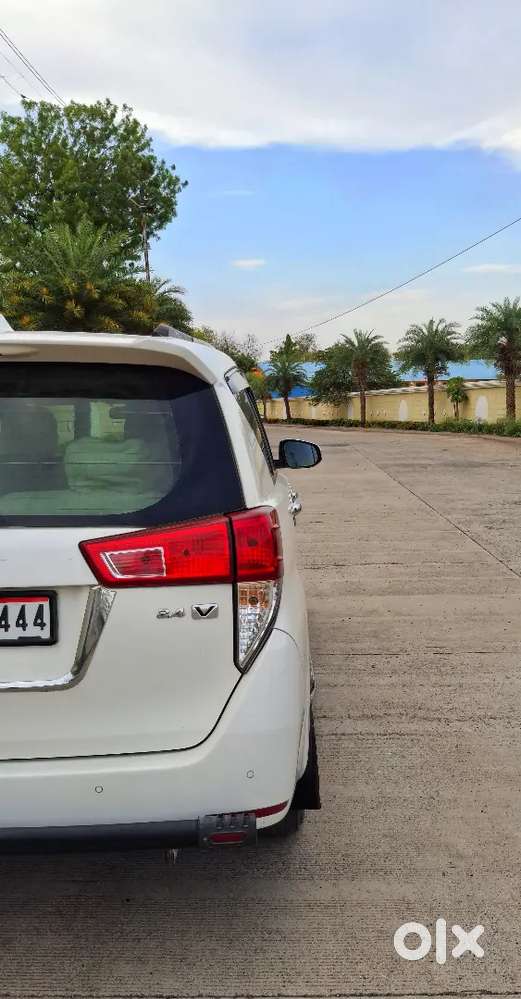 Innova Crysta V 2020