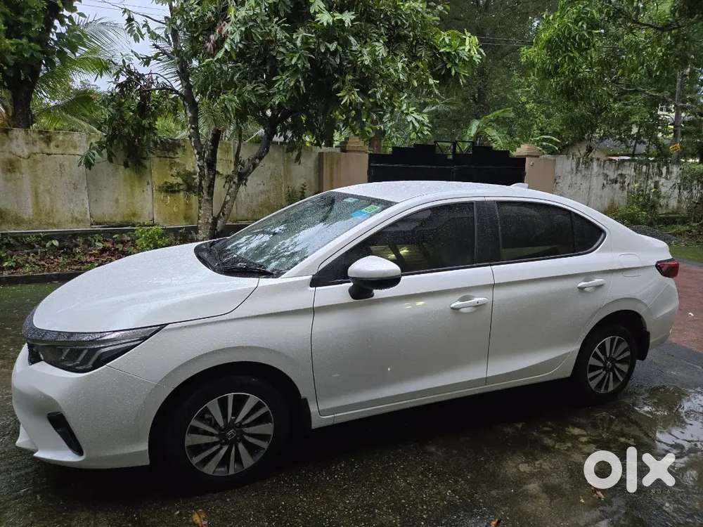 Pearl White Single Owner Honda City 2025 Petrol 20000 Km Driven