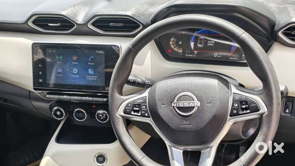 Nissan Magnite 1.0 Xv, 2023, Petrol