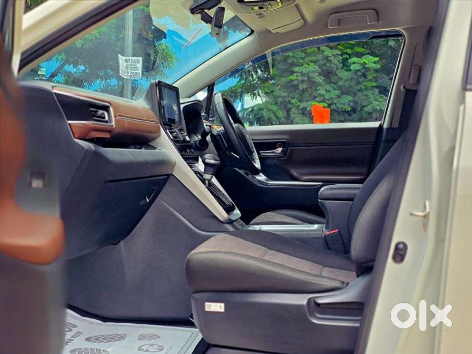 Toyota Innova Hycross 2.0 Vx Hybrid 7 Str, 2023, Petrol