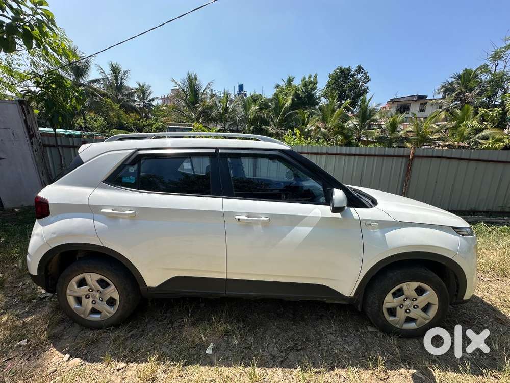 Hyundai Venue S Mt 2020