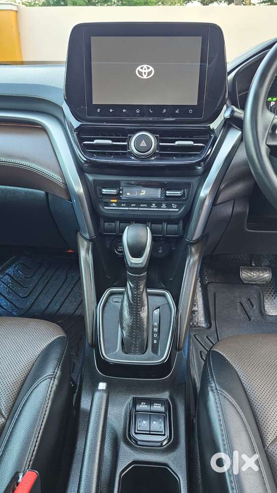 Toyota Urban Cruiser Hyryder 1.5 V Hybrid, 2024, Petrol