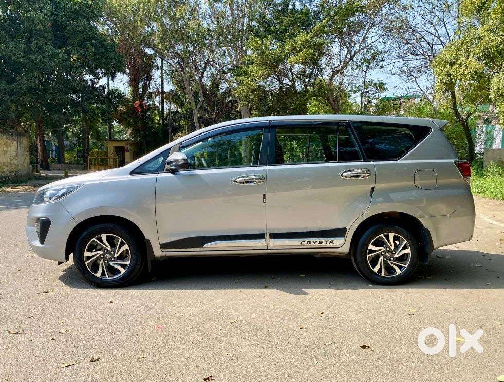 Toyota Innova Crysta