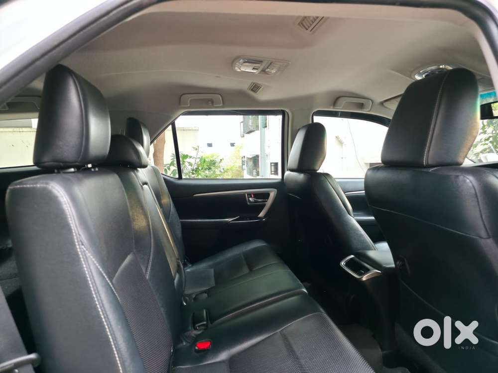 Toyota Fortuner 2.8 Legender 4x4, 2022, Diesel
