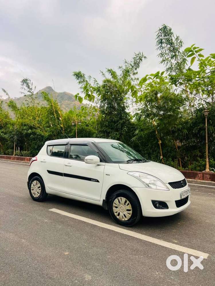 Maruti Suzuki Swift Vxi + Manual, 2011, Petrol