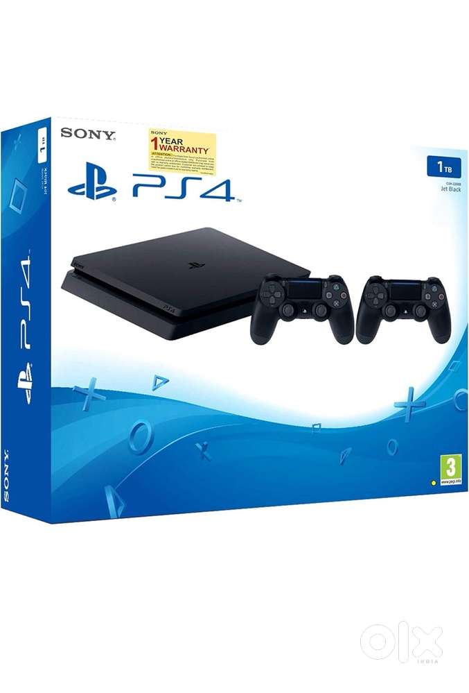 SELLING MY PS4 slim tb with controllers in mint conditon