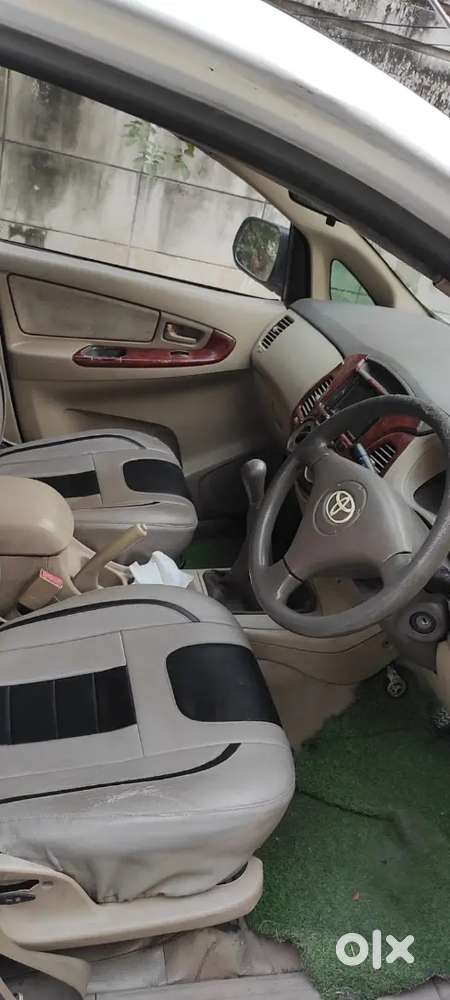 Toyota Innova 2009 Diesel 10005 Km Driven