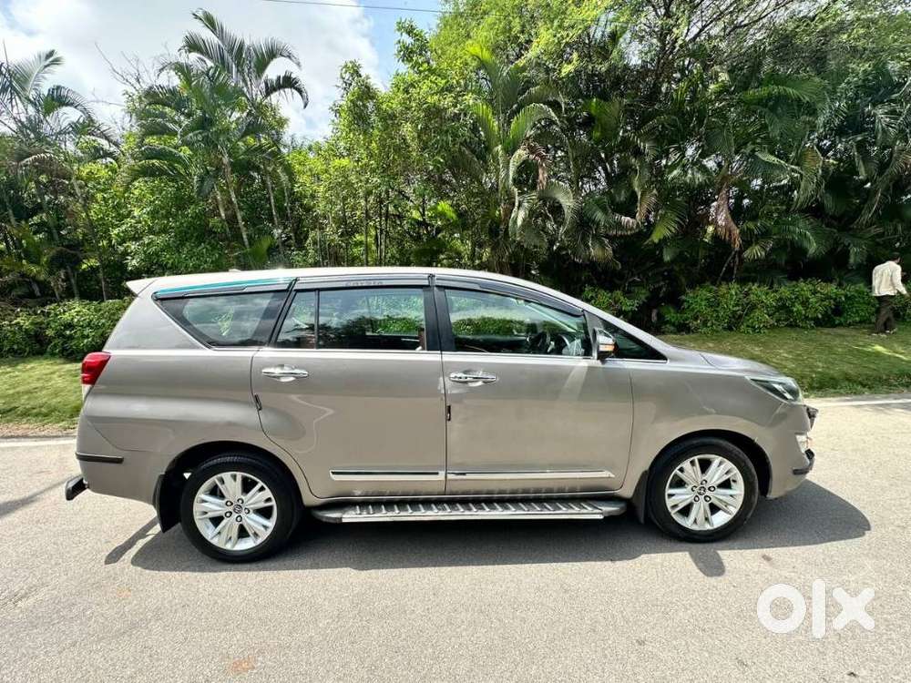 Toyota Innova Crysta 2.8z Automatic, 2016, Petrol