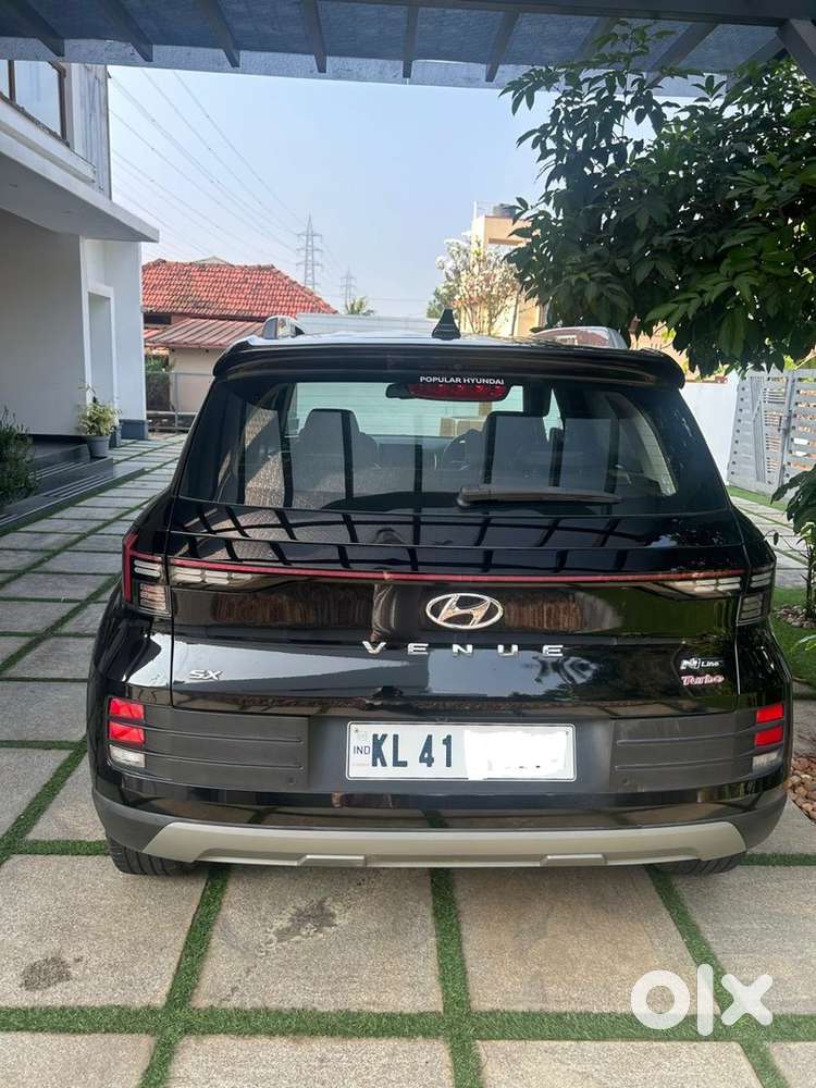 Hyundai Venue Sx(o) Well Maintained