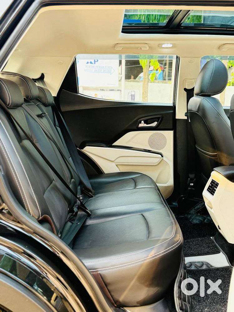 Mahindra Xuv 3xo Ax5 Pm Mt, 2026, Petrol