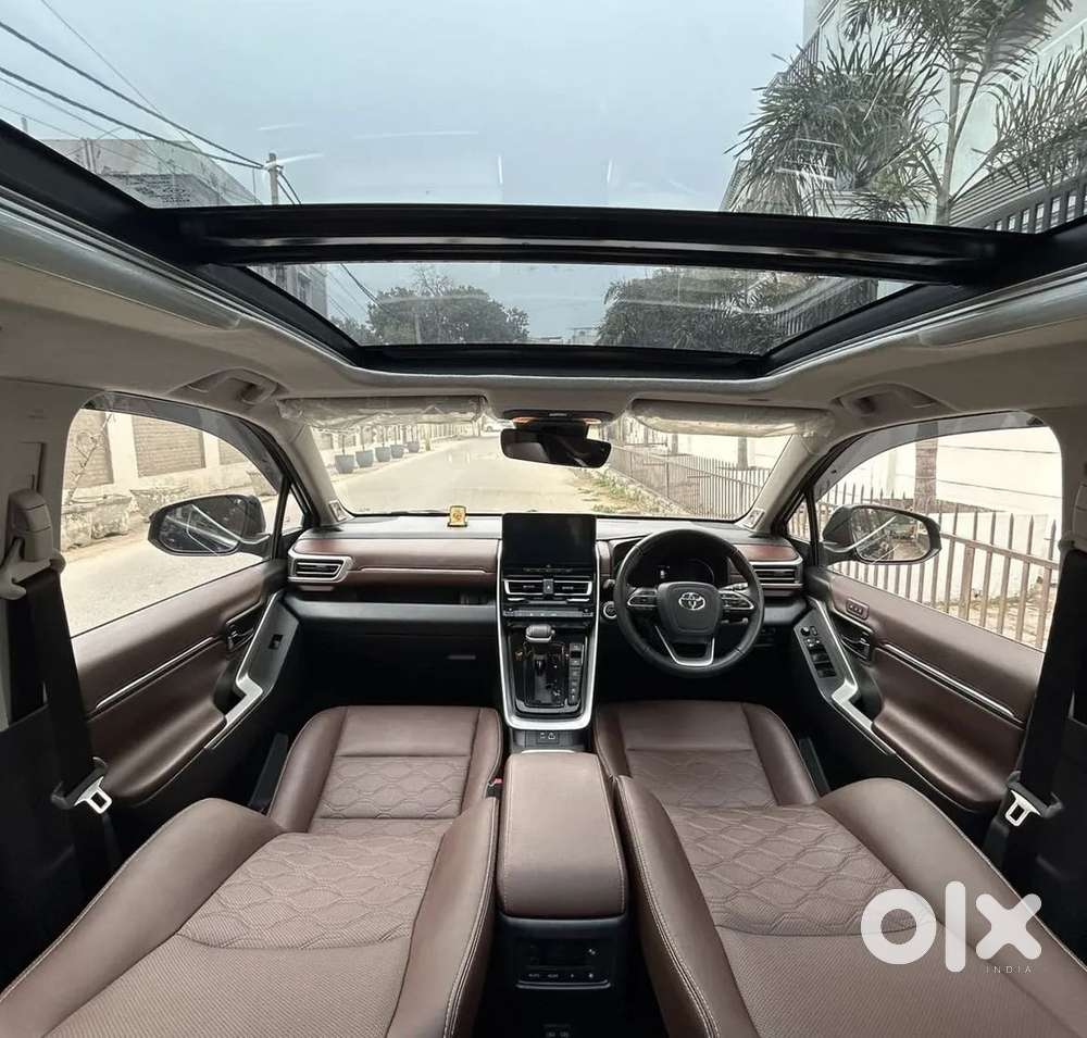 Toyota Innova Hycross 2.0 Zx (o) Hybrid 7 Str, 2023, Petrol