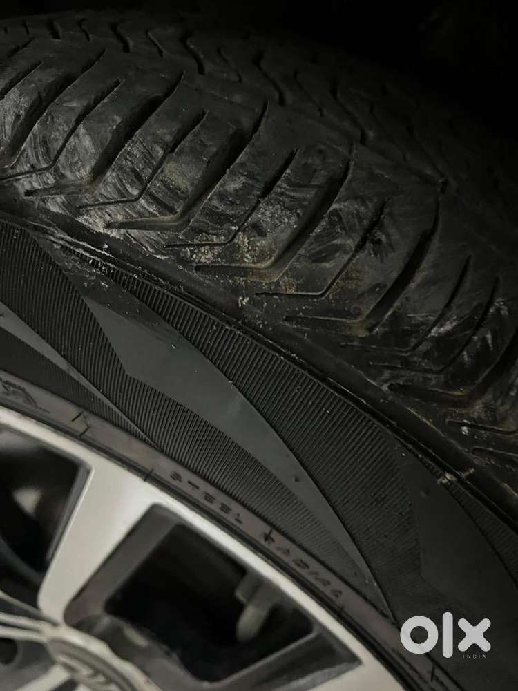 Mahindra Xuv300 2022 Petrol Well Maintained