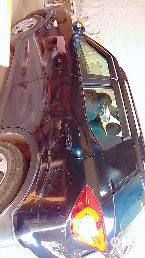 Mahindra Xuv300 2022 Diesel W8 Dual Tone