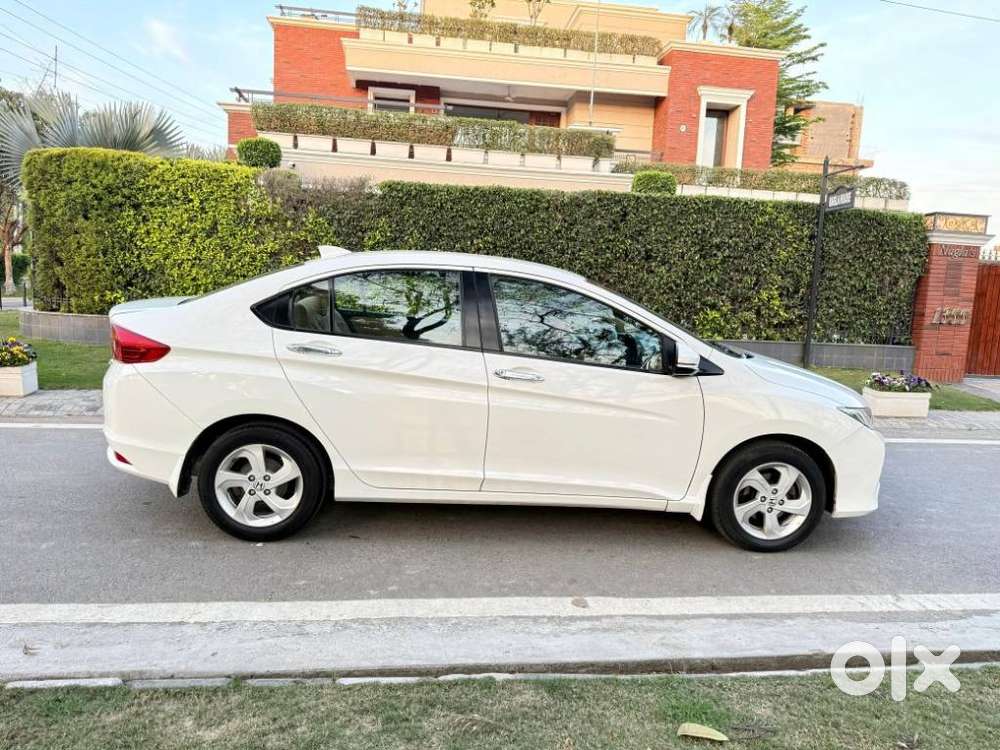 Honda City V At I-vtec, 2016, Petrol