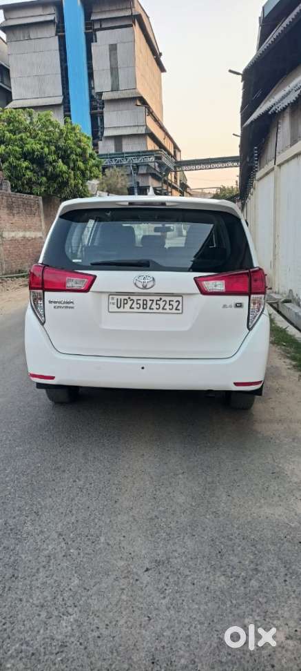 Toyota Innova Crysta 2.4 G Mt 8s, 2017, Diesel