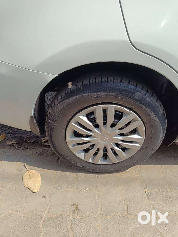 Maruti Suzuki Dzire 2017-2020 1.2 Vxi, 2023, Petrol