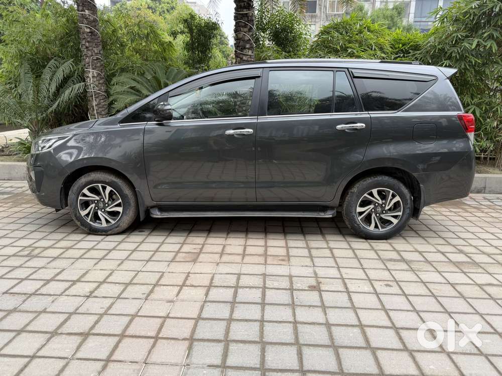 Toyota Innova Crysta [2020-ongoing] 2.4 Gx 7 Str, 2021, Diesel