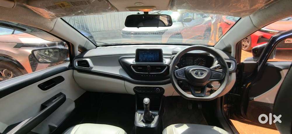 Tata Altroz Xm (s) Petrol, 2022, Petrol