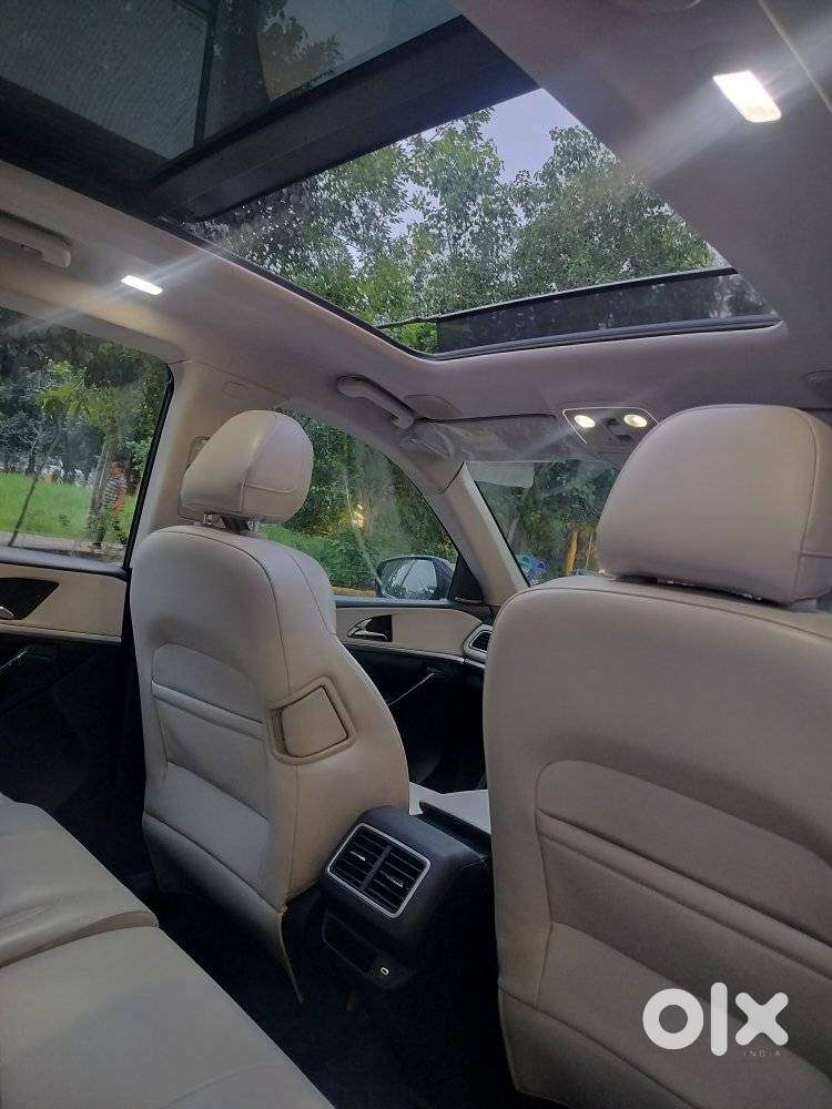 Mahindra Xuv700 Ax7l 6 Str At, 2023, Diesel