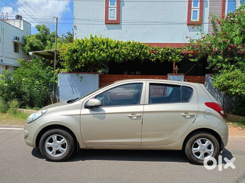 Hyundai I20 2009-2011 Asta, 2010, Petrol