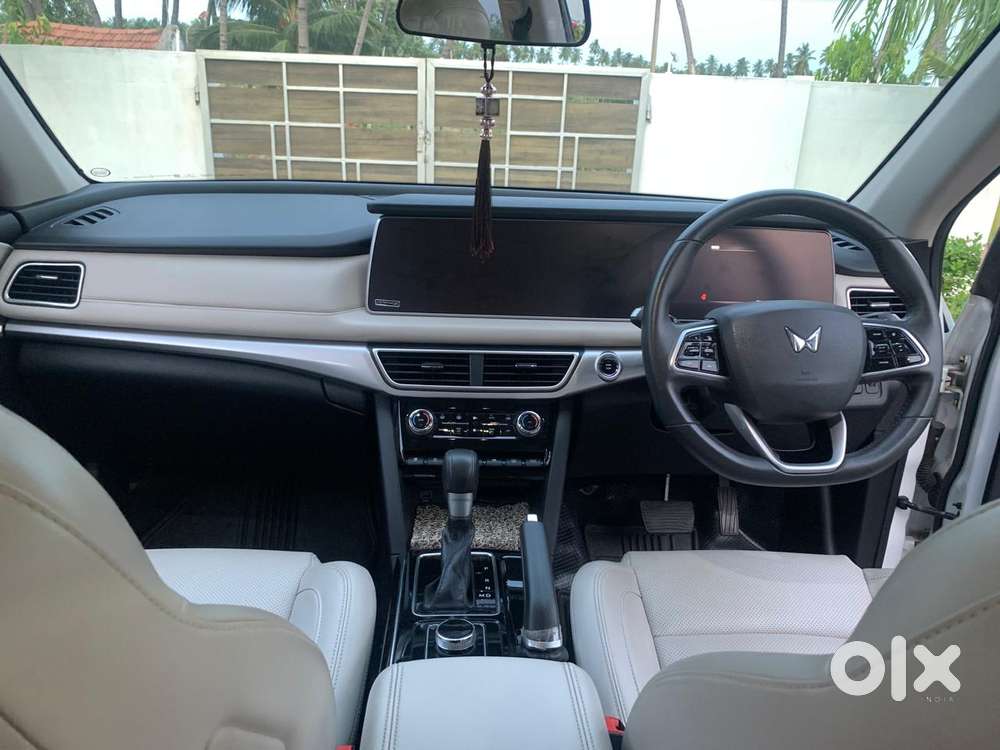 Mahindra Xuv700 2.2 Ax 7 Diesel At Str, 2023, Diesel