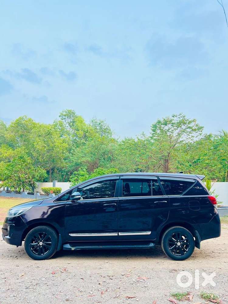 Toyota Innova Crysta 2017 Diesel Well Maintained