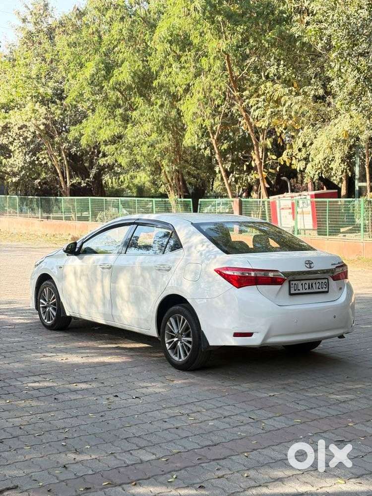 Toyota Corolla Altis 2013-2017 Vl At, 2015, Petrol