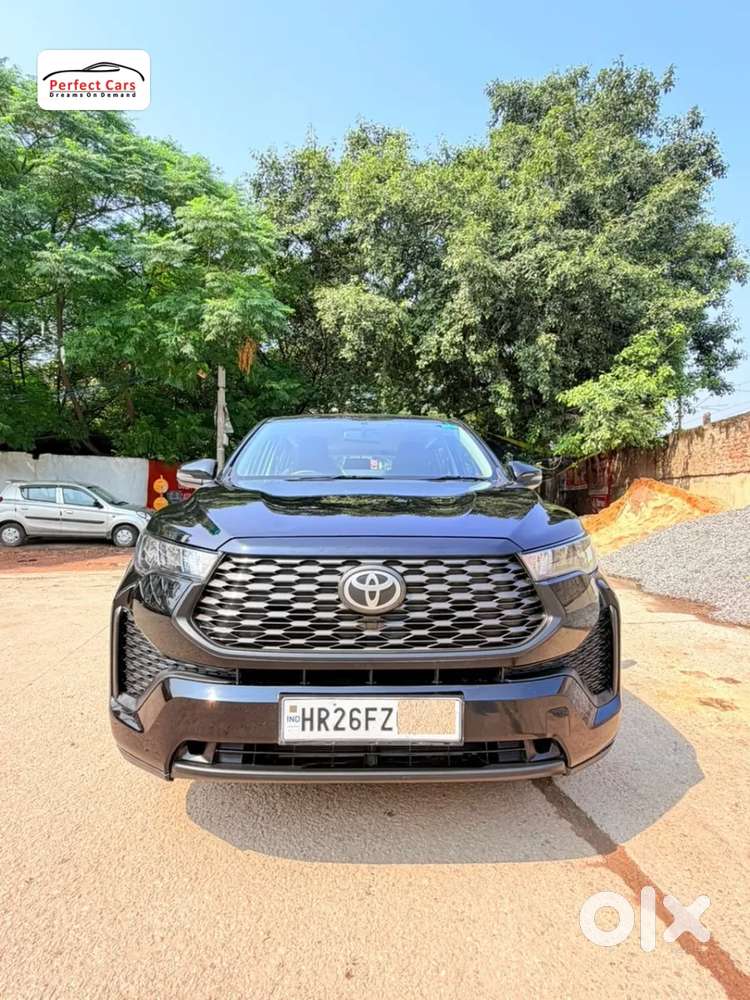 Toyota Innova Hycross, 2025, Petrol