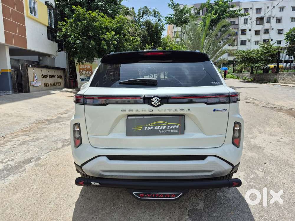 Maruti Suzuki Grand Vitara 1.5 Alpha Smart Hybrid Dual Tone, 2024, P..