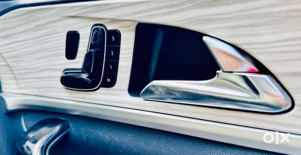 Mahindra Xuv700 2.2 Ax 7 Diesel Mt Luxury Pack Str, 2021, Diesel