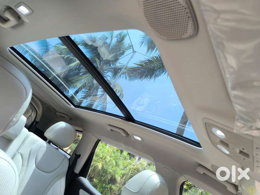 Mahindra Xuv700 2.0 Ax 7 Petrol At Str, 2024, Petrol