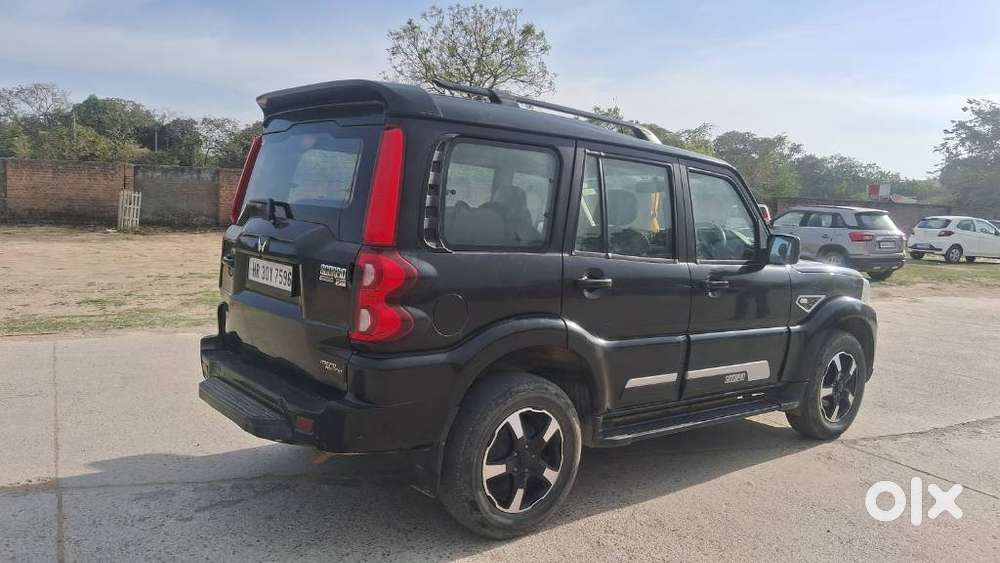 Mahindra Scorpio Classic 2.2 S 11 Mt 7 Str, 2022, Diesel