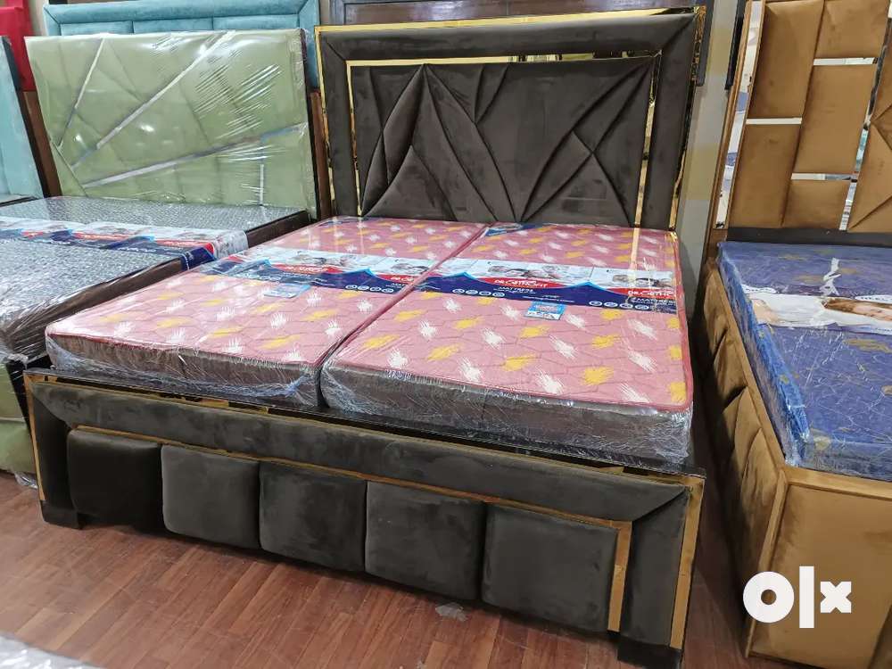 Double bed 2025 with cushion