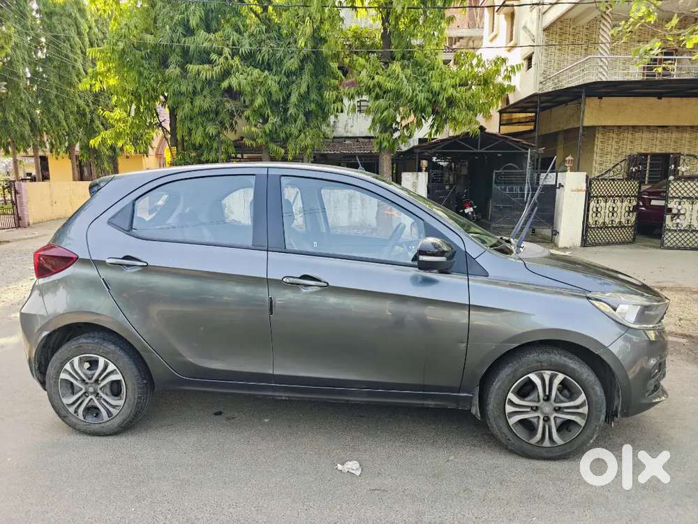Tata Tiago Xt Rhythm 2024 Cng With Best Condition Daytona Grey