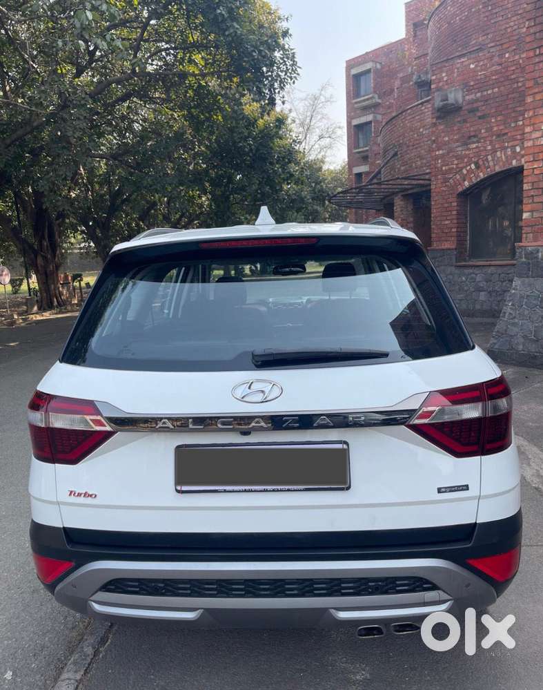 Hyundai Alcazar 2.0 Signature (o) Petrol At 6 Str, 2023, Petrol