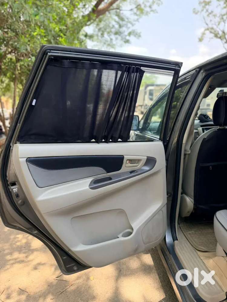 Toyota Innova 2012 Diesel 95000 Km Driven Next To New