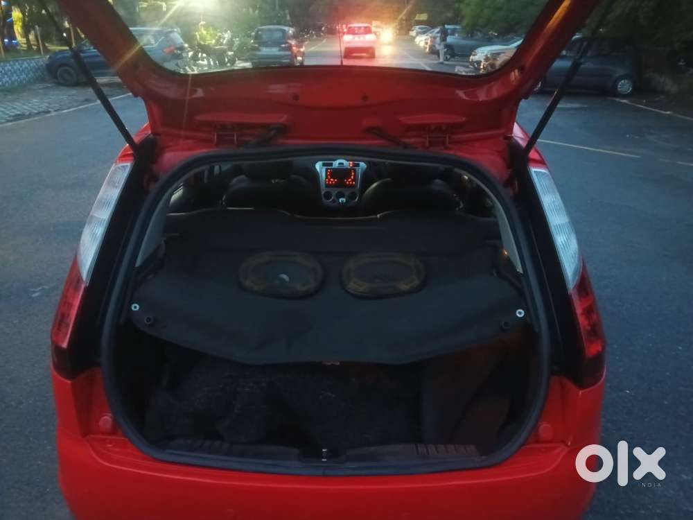 Ford Figo 1.2p Titanium Mt, 2012, Cng & Hybrids