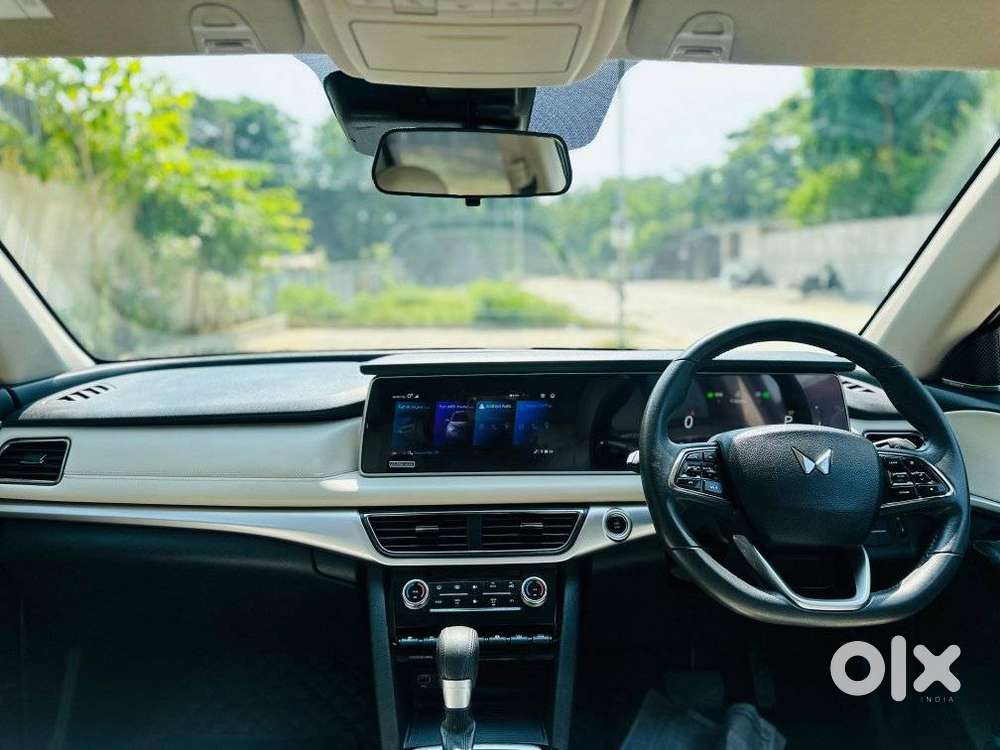Mahindra Xuv700 2.2 Ax 7 Diesel At Luxury Pack Str, 2024, Diesel