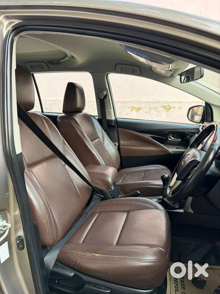 Toyota Innova Crysta 2018 Variant