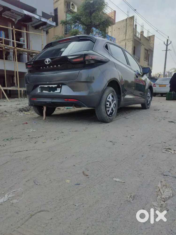 Tata Altroz 2022 Petrol 37600 Kms Driven