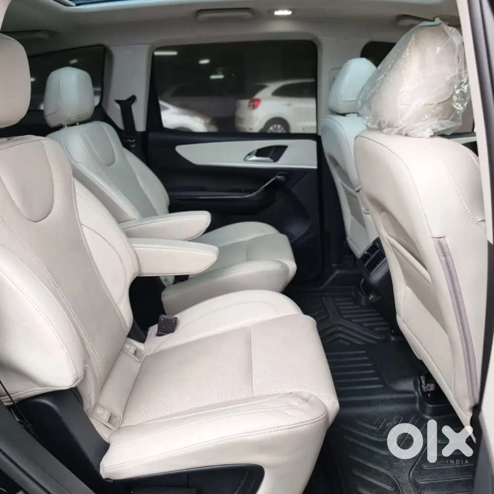 Mahindra Xuv700 Ax7l 2025