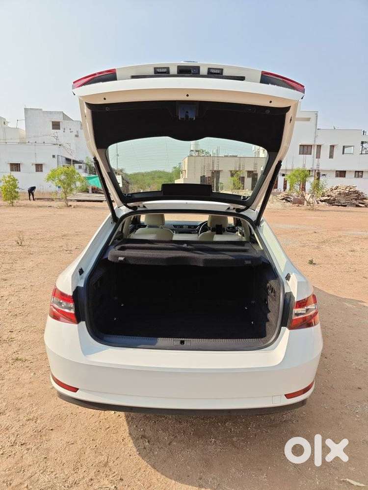 Skoda Superb 2.0 L&k Tsi At, 2016, Petrol