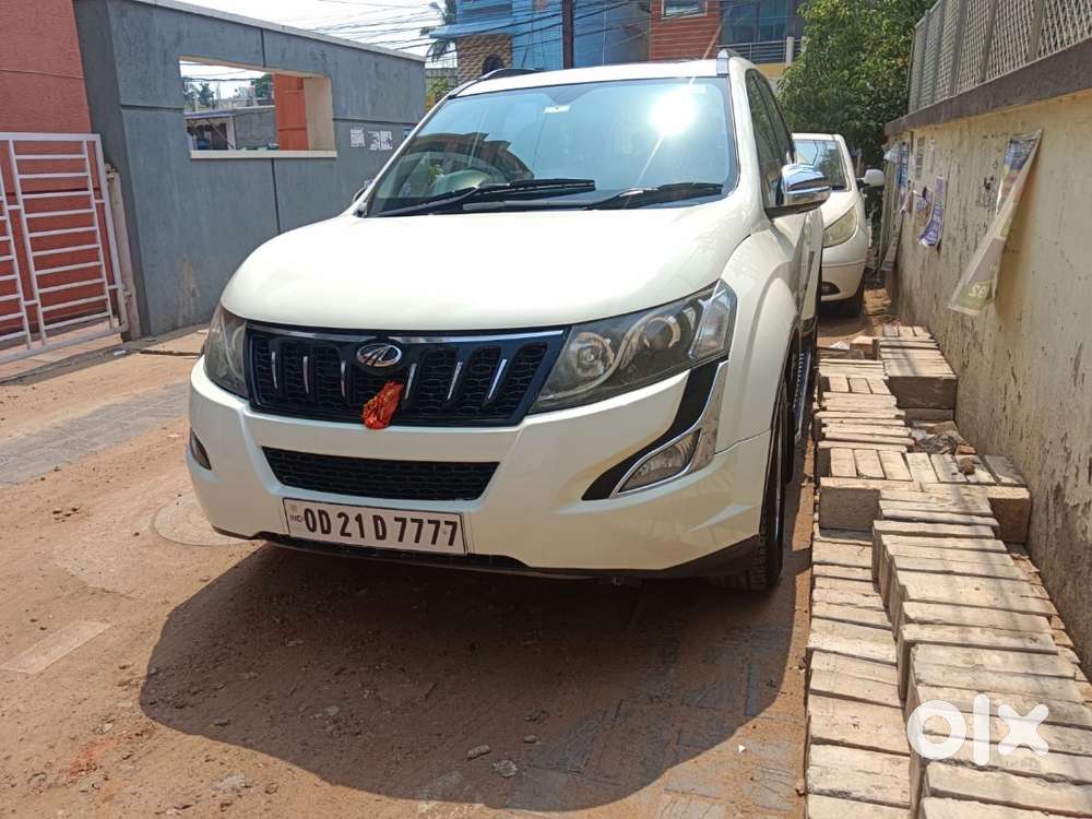 Mahindra Xuv500 W10 2016