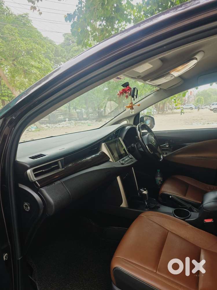 Toyota Innova Crysta 2.8z Automatic, 2017, Diesel