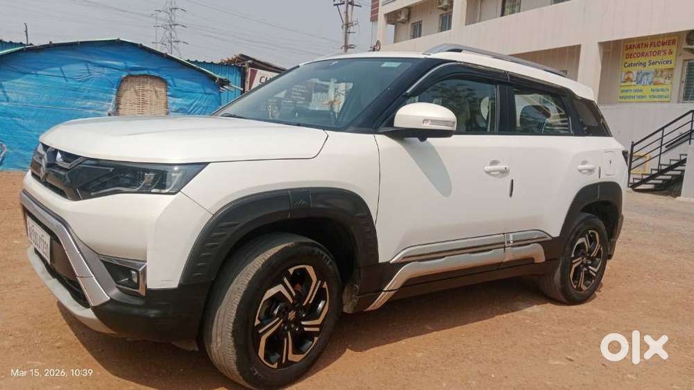Maruti Suzuki Brezza 1.5 Zxi Plus Smart Hybrid Dual Tone, 2022, Petr..
