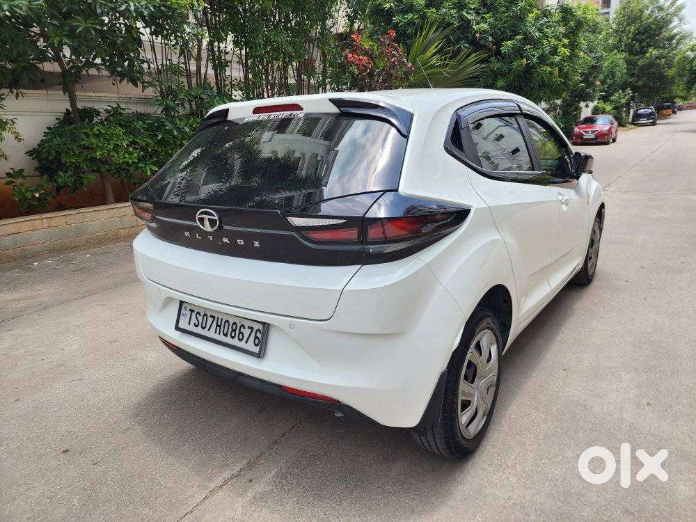Tata Altroz 1.2 Xe Plus Petrol, 2022, Petrol