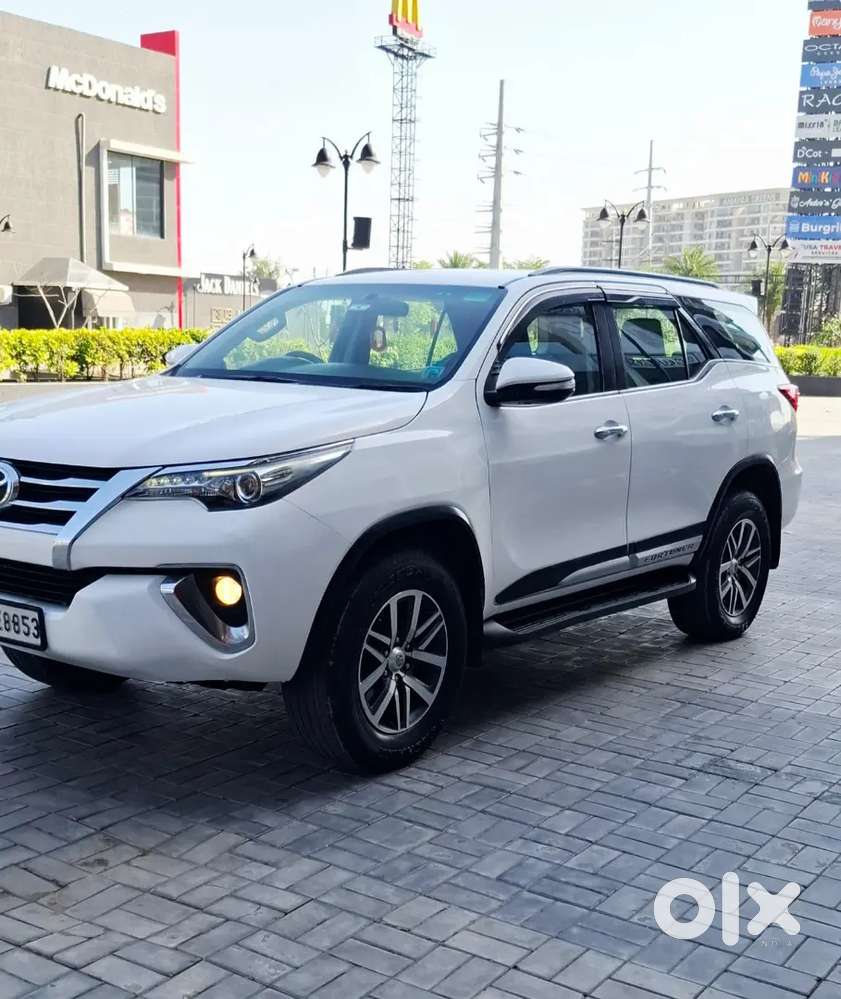 Toyota Fortuner 4x4 Sigma 4 Automatic 2017 1st Owner
